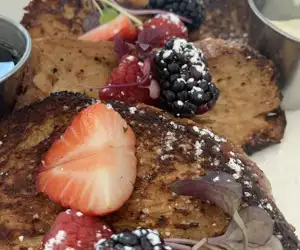 Brunch - Tsoureki (Greek Easter bread) French Toast